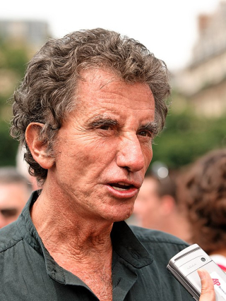 540px-Jack_Lang_Gay_Pride_Paris_2008_n2