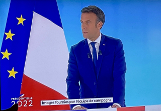 Macron  10-4-22 - 1